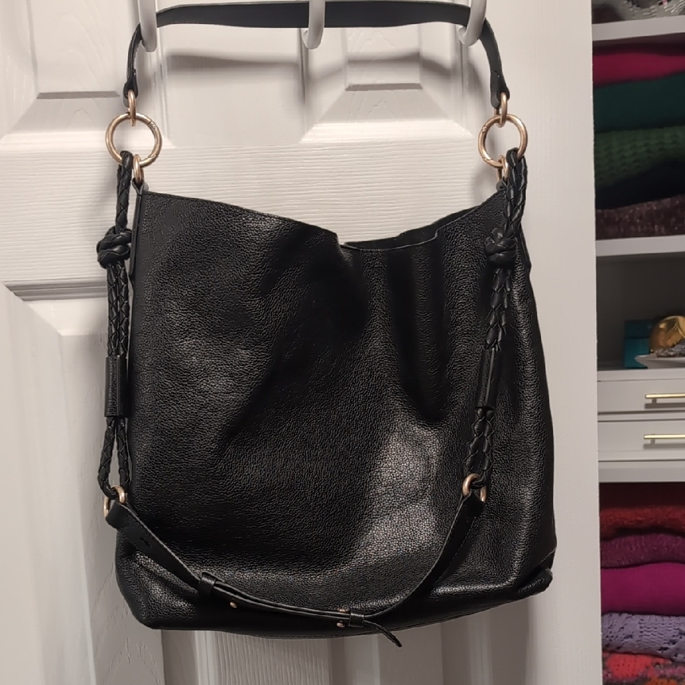 Elegant Black Leather Shoulder Bag